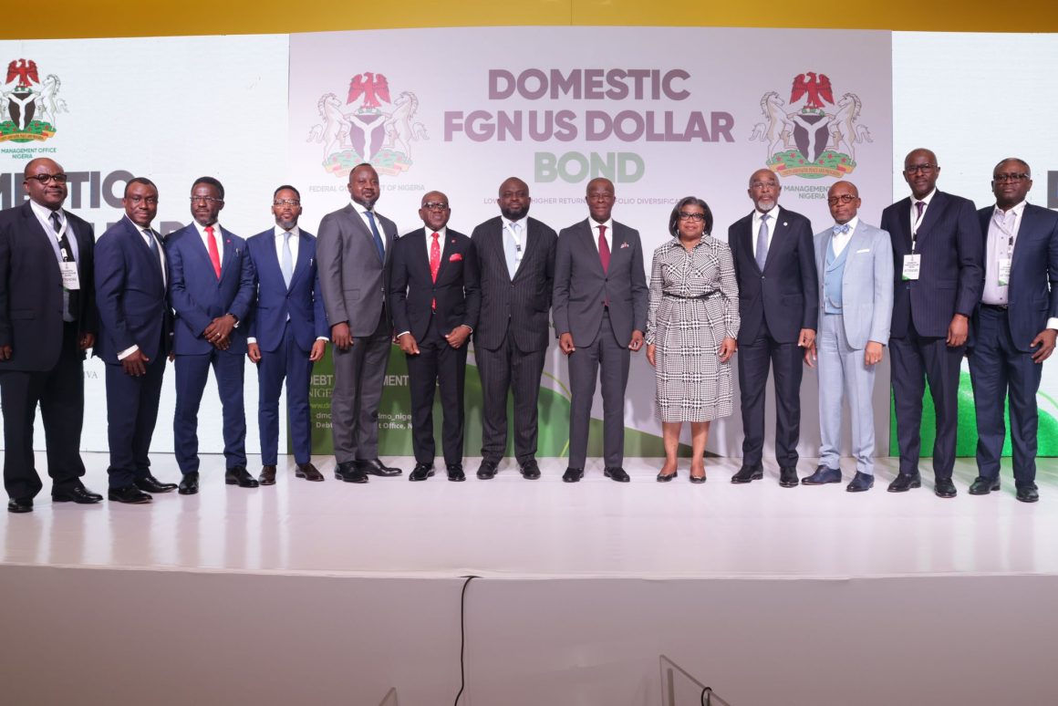 FG RAISES OVER $900 MILLION IN LANDMARK DOLLAR BOND