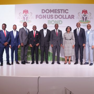 FG RAISES OVER $900 MILLION IN LANDMARK DOLLAR BOND