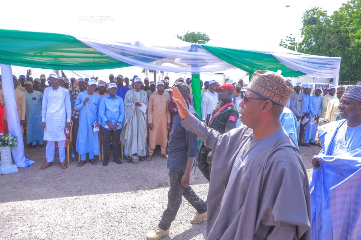 Zulum sponsors 180 postgraduates on foreign scholarship