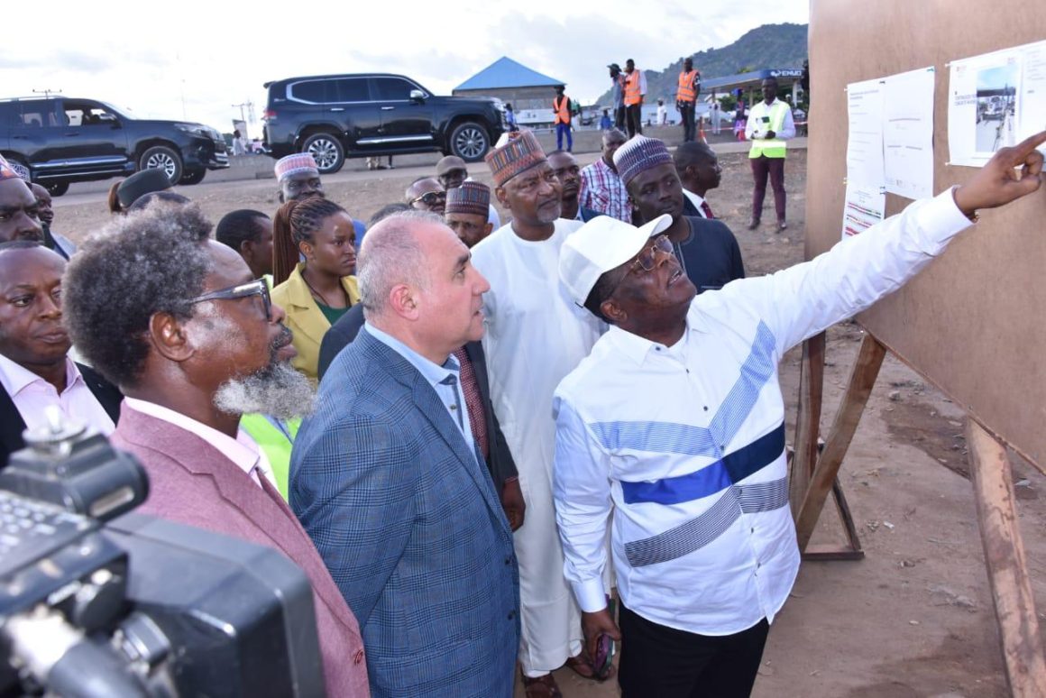 UMAHI FORMALLY FLAGS OFF REHABILITATION WORKS ON SECTION I OF THE ABUJA – KANO DUAL CARRIAGEWAY